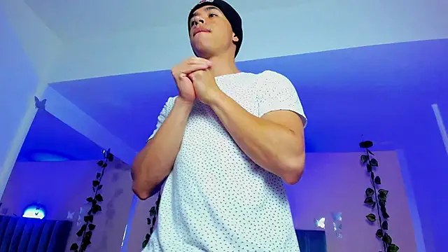 Snapshot of Muscle_Scott chatting on 11-10-25, 12:37 Muscle Scott online show from 11-10-25, 12:37