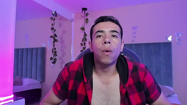 Snapshot of Muscle_Scott chatting on 11-23-25, 02:17 Muscle Scott online show from 11-23-25, 02:17