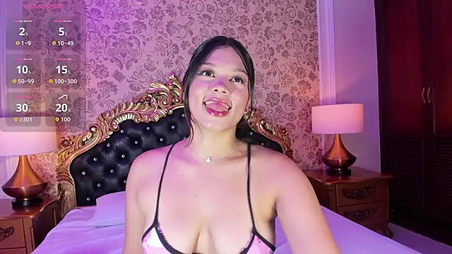 Snapshot of HatsaJones chatting on 10-30-25, 03:52 HatsaJones online show from 10-30-25, 03:52