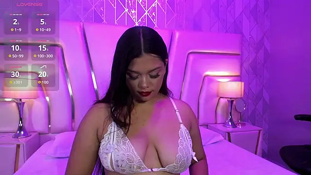 Snapshot of HatsaJones chatting on 11-04-25, 03:49 HatsaJones online show from 11-04-25, 03:49