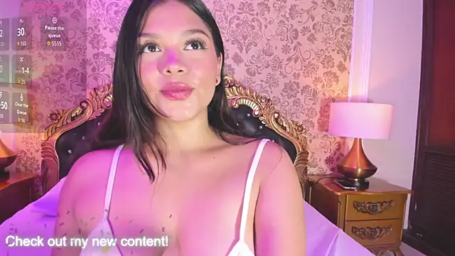 Snapshot of HatsaJones chatting on 11-18-25, 03:56 HatsaJones online show from 11-18-25, 03:56