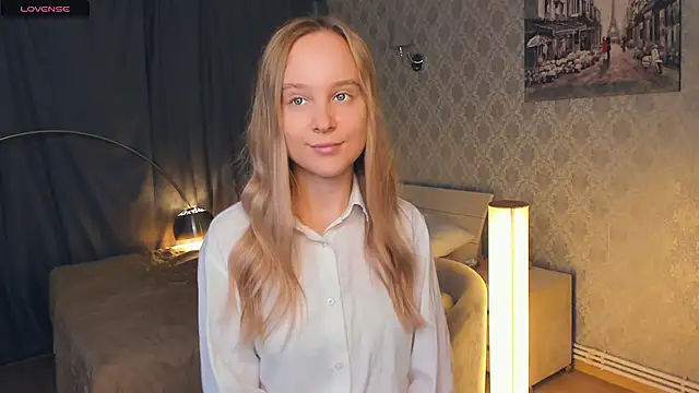 Snapshot of SoonMoor chatting on 10-31-25, 05:03 SoonMoor online show from 10-31-25, 05:03