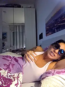 Snapshot of sexy7883 chatting on 10-21-25, 04:35 sexy7883 online show from 10-21-25, 04:35