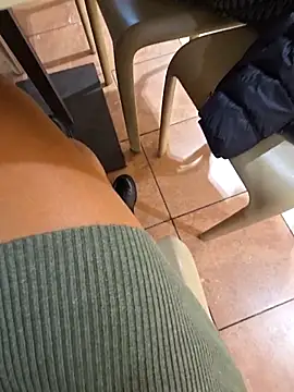 Snapshot of sexy7883 chatting on 10-30-25, 07:54 sexy7883 online show from 10-30-25, 07:54