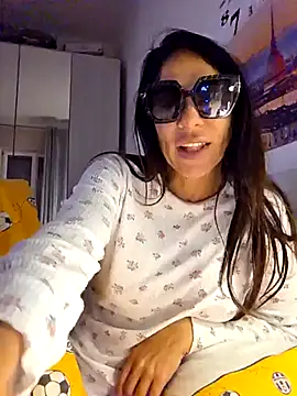 Snapshot of sexy7883 chatting on 11-16-25, 06:41 sexy7883 online show from 11-16-25, 06:41