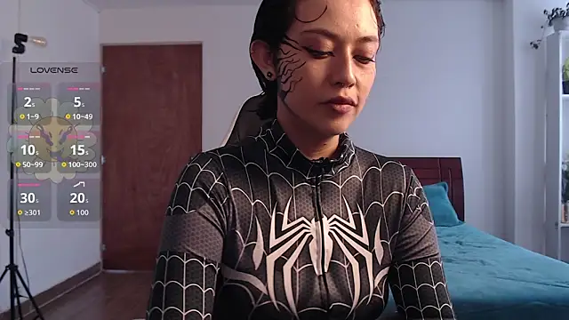 Snapshot of Ellyuwuw chatting on 10-17-25, 06:21 Ellyuwuw online show from 10-17-25, 06:21