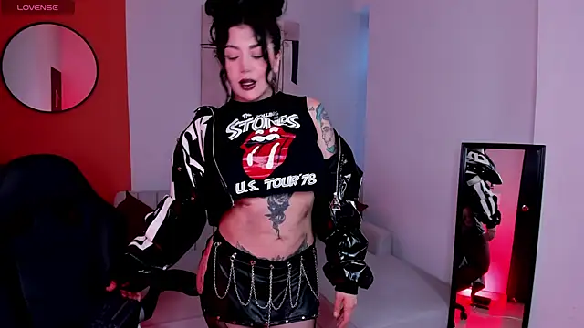 Snapshot of Irina_vasilieva chatting on 10-10-25, 12:15 Irina vasilieva online show from 10-10-25, 12:15