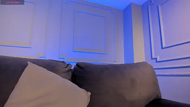 LucyWeiss  online show from 10-15-25, 07:47