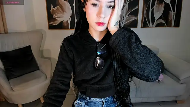 LaurentConnor online show from 10-16-25, 03:29