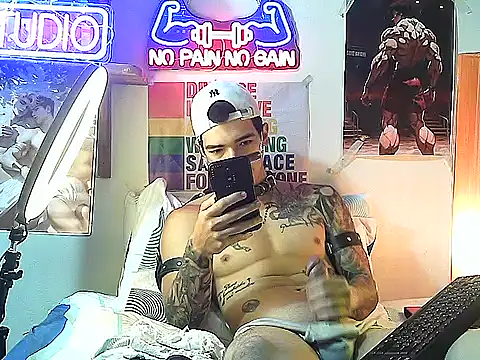 Snapshot of Strongcockfitness chatting on 09-16-25, 06:31 Strongcockfitness online show from 09-16-25, 06:31