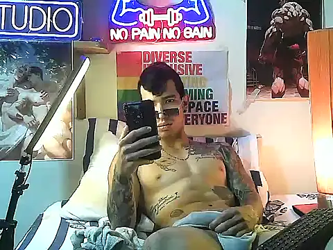 Snapshot of Strongcockfitness chatting on 10-14-25, 11:49 Strongcockfitness online show from 10-14-25, 11:49