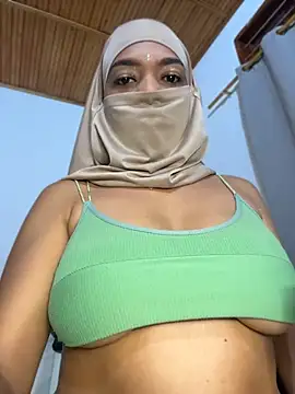 Snapshot of Yuli_arabic chatting on 05-29-26, 07:12 Yuli arabic online show from 05-29-26, 07:12
