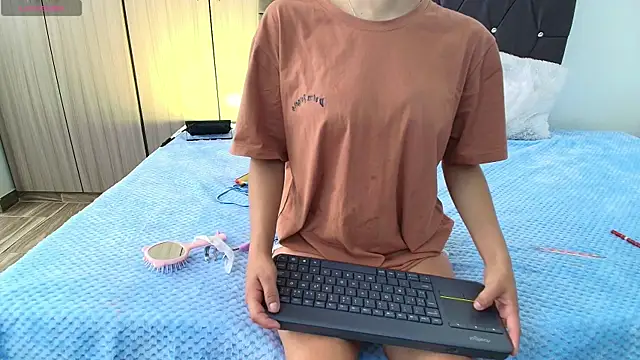 Ruby Whispers online show from 10-22-25, 12:05