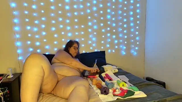 Snapshot of luvely_gurl chatting on 06-05-26, 03:35 luvely gurl online show from 06-05-26, 03:35