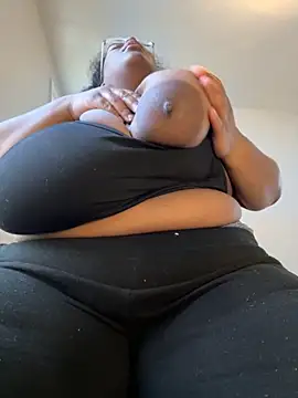 Snapshot of bunbun420247 chatting on 11-13-25, 04:28 bunbun420247 online show from 11-13-25, 04:28