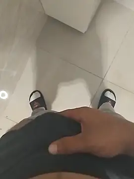 Snapshot of couplebest1 chatting on 09-16-25, 10:49 couplebest1 online show from 09-16-25, 10:49