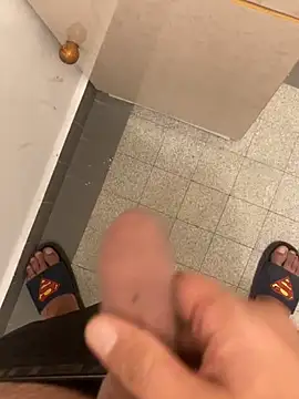 Snapshot of couplebest1 chatting on 10-05-25, 10:40 couplebest1 online show from 10-05-25, 10:40