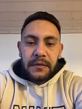 Snapshot of couplebest1 chatting on 11-23-25, 07:19 couplebest1 online show from 11-23-25, 07:19