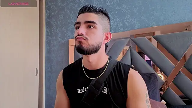 Snapshot of zayn_maximoff chatting on 10-14-25, 05:47 zayn maximoff online show from 10-14-25, 05:47