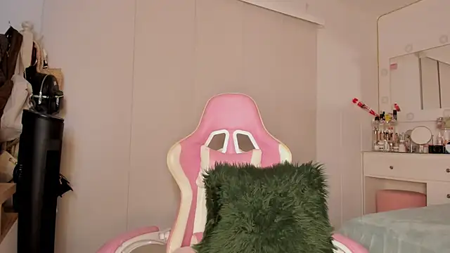 Lauuuuuuuu  online show from 09-26-25, 04:16