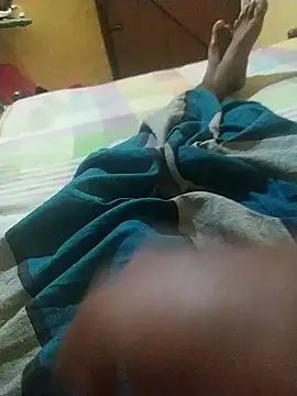 Snapshot of Remo20001 chatting on 02-05-26, 06:01 Remo20001 online show from 02-05-26, 06:01