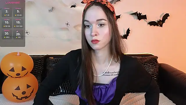 Angeel Kate online show from 10-31-25, 06:47