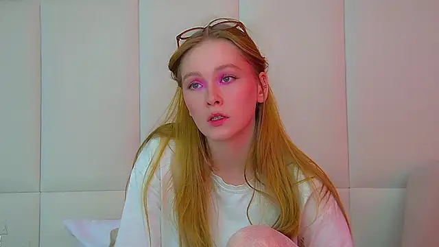 Snapshot of AgataFoxley chatting on 11-30-25, 06:28 AgataFoxley online show from 11-30-25, 06:28