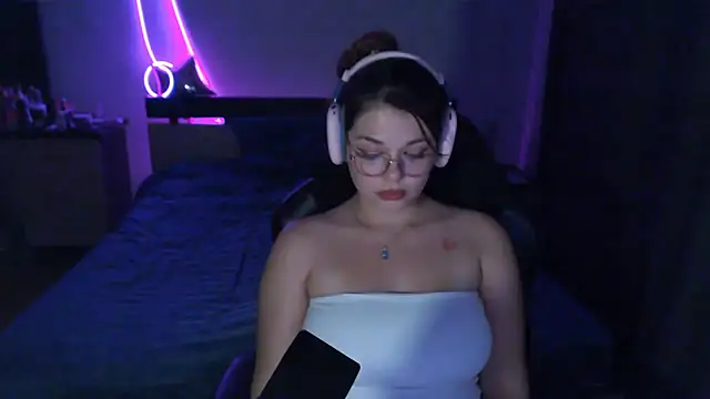 NutsGilmore online show from 10-23-25, 03:44