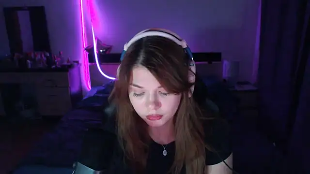 NutsGilmore online show from 10-28-25, 05:26