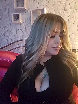 Snapshot of Amber_EyesX chatting on 10-18-25, 07:47 Amber EyesX online show from 10-18-25, 07:47