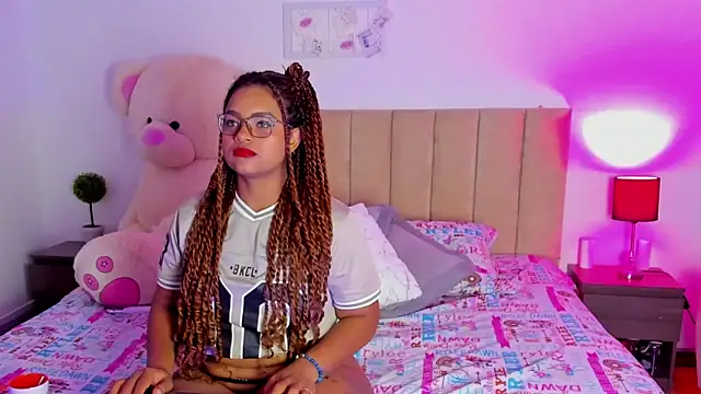 Snapshot of Hill_Brownie chatting on 12-05-25, 01:20 Hill Brownie online show from 12-05-25, 01:20