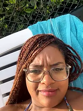 Snapshot of Hill_Brownie chatting on 12-14-25, 01:27 Hill Brownie online show from 12-14-25, 01:27