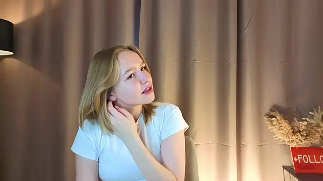 Snapshot of VinnieSerrano chatting on 09-10-25, 01:11 VinnieSerrano online show from 09-10-25, 01:11