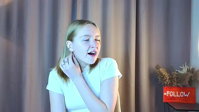 Snapshot of VinnieSerrano chatting on 09-11-25, 01:00 VinnieSerrano online show from 09-11-25, 01:00