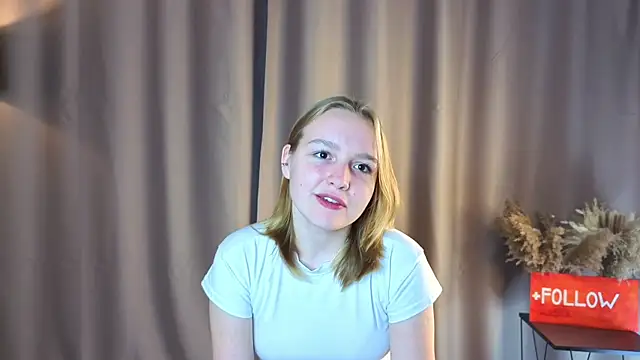 Snapshot of VinnieSerrano chatting on 09-13-25, 02:06 VinnieSerrano online show from 09-13-25, 02:06