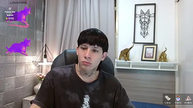 Iantwink18 online show from 10-27-25, 06:12