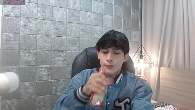 Iantwink18 online show from 11-25-25, 09:59