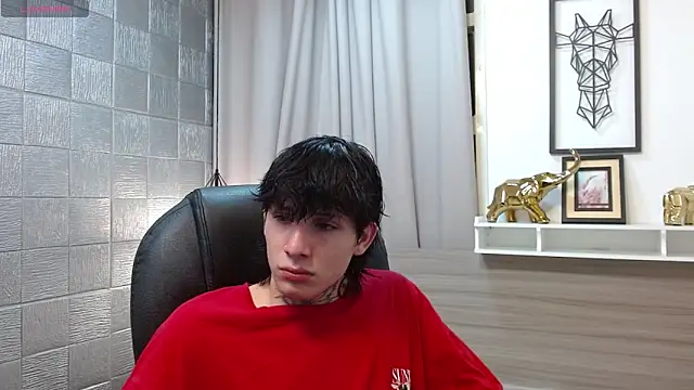 Iantwink18 online show from 12-16-25, 01:54