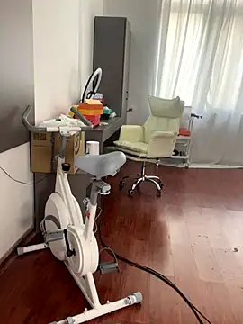 Snapshot of xiongmaobb chatting on 10-19-25, 04:46 xiongmaobb online show from 10-19-25, 04:46