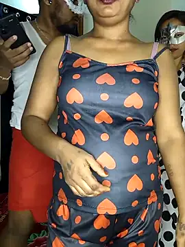 Snapshot of Family02 chatting on 09-20-25, 03:46 Family02 online show from 09-20-25, 03:46