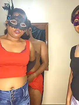 Snapshot of Family02 chatting on 10-04-25, 04:38 Family02 online show from 10-04-25, 04:38