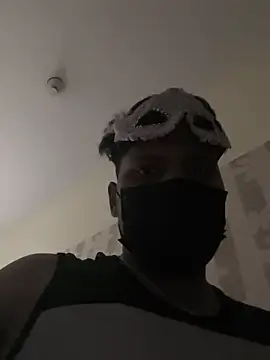 Snapshot of Family02 chatting on 10-08-25, 03:20 Family02 online show from 10-08-25, 03:20