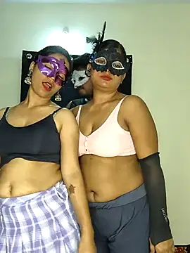 Snapshot of Family02 chatting on 10-17-25, 03:58 Family02 online show from 10-17-25, 03:58