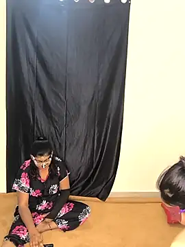 Snapshot of Family02 chatting on 10-18-25, 04:41 Family02 online show from 10-18-25, 04:41