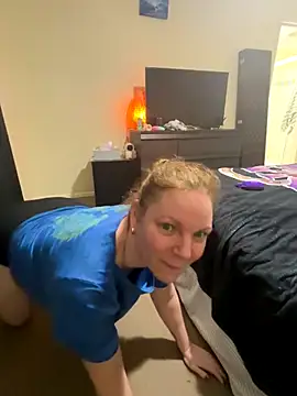 aussiepeaches online show from 11-12-25, 02:06