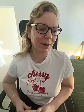 aussiepeaches online show from 06-08-26, 01:28