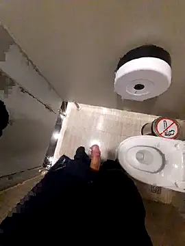 winter0cold  online show from 10-13-25, 09:31