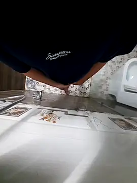 winter0cold  online show from 10-17-25, 04:37