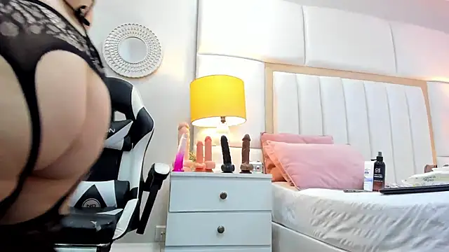 Sweet Lucianaa online show from 12-13-25, 07:53