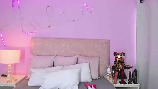 EmaRae1499 online show from 11-21-25, 07:34